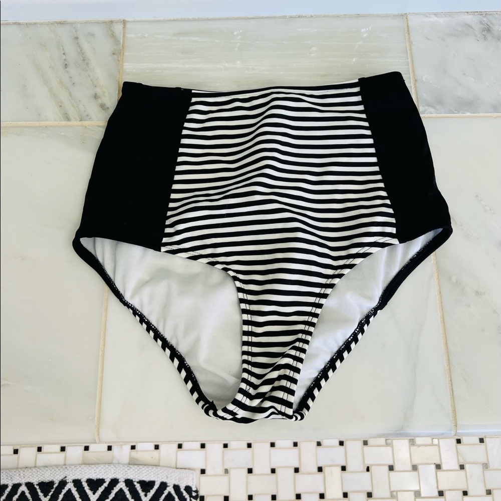 Athleta small swim bottoms